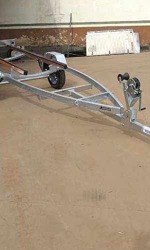 carreta para barco de 5 metros carreta para barco de 5 metros